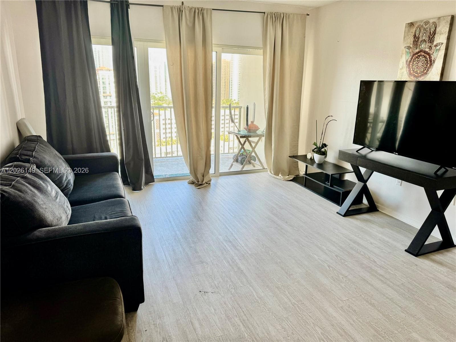 300 Bayview Dr # 1903, Sunny Isles Beach, FL 33160 photo 3
