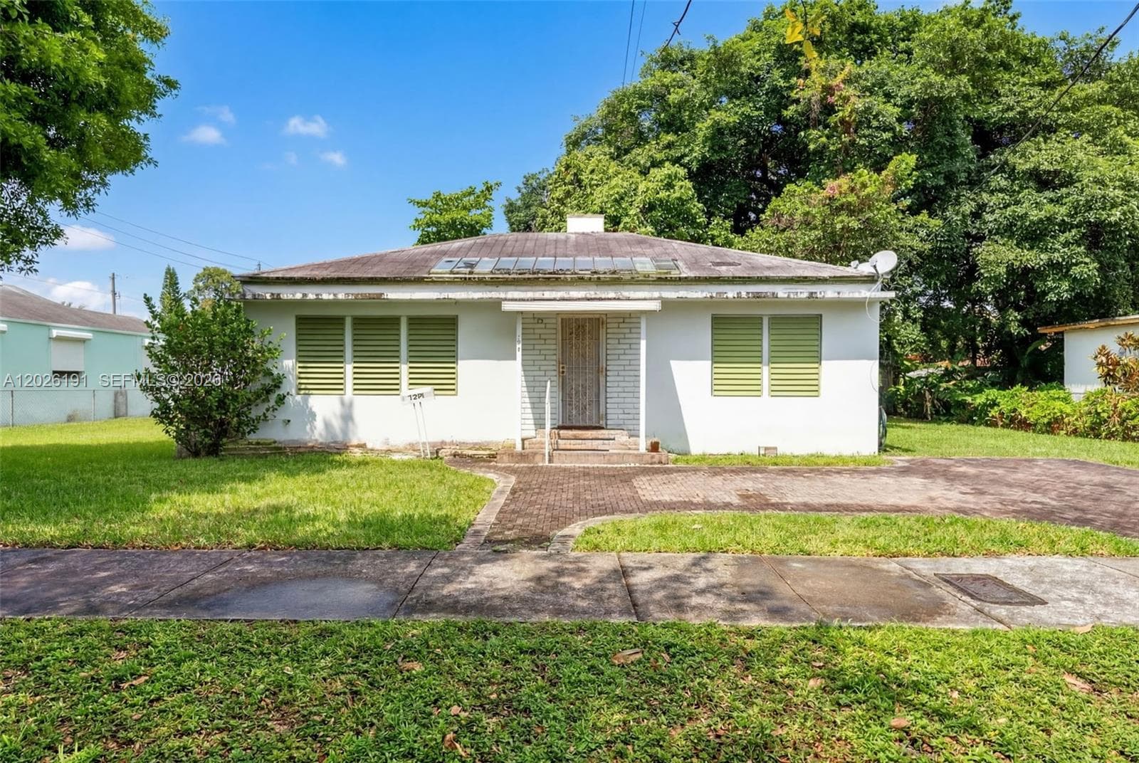 1279 NW 41st St, Miami, FL 33142 photo 2