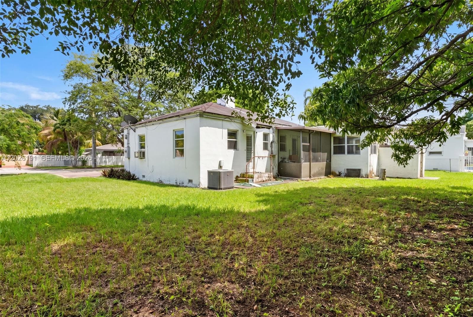 1279 NW 41st St, Miami, FL 33142 photo 5