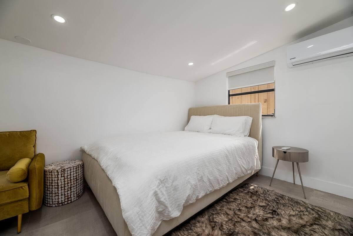 2541 NE 181st Street # C, North Miami Beach, FL 33160 photo 3