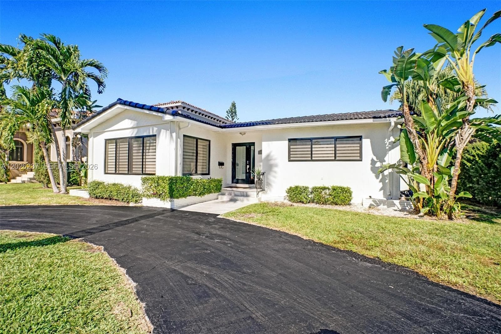 1355 Madison St, Hollywood, FL 33019 photo 2
