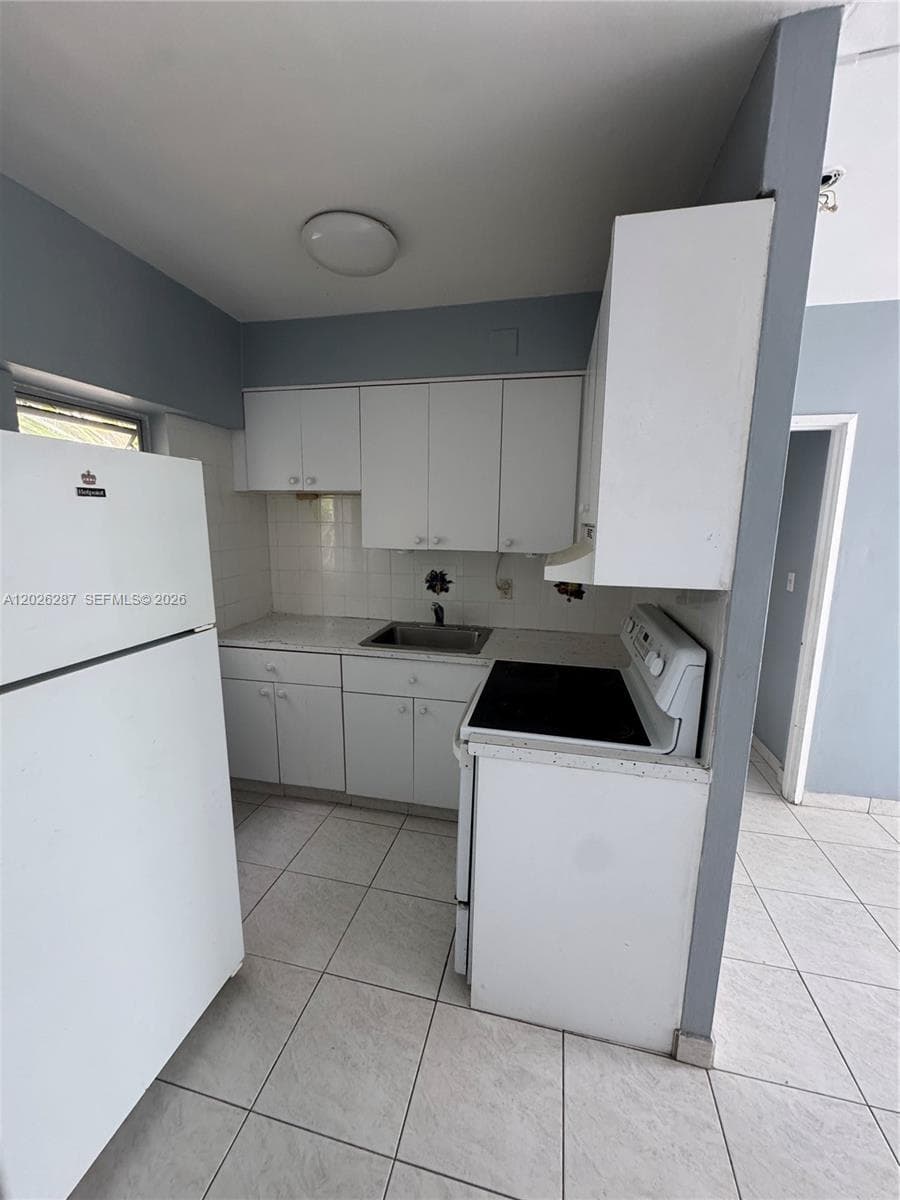 10281 E Bay Harbor Dr # A6, Bay Harbor Islands, FL 33154 photo 3