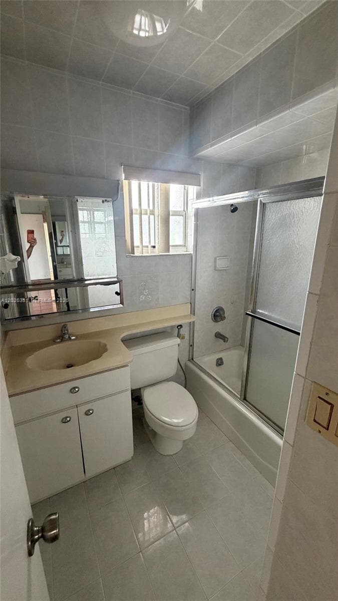 770 E 19th St # A, Hialeah, FL 33013 photo 4