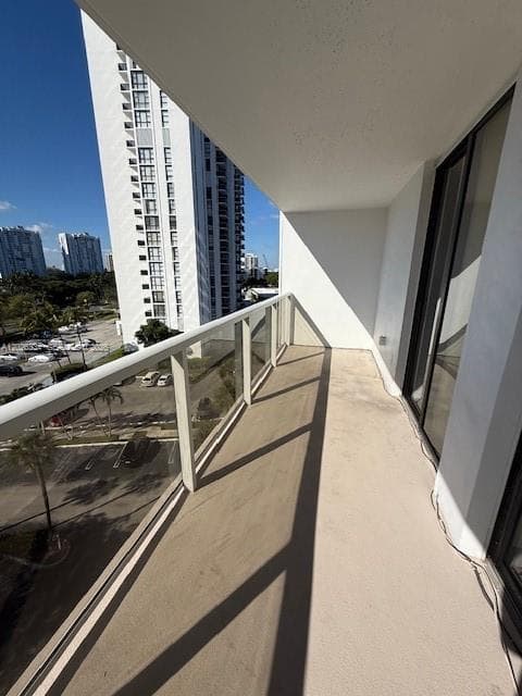 3701 N Country Club Dr # 706, Aventura, FL 33180 photo 4
