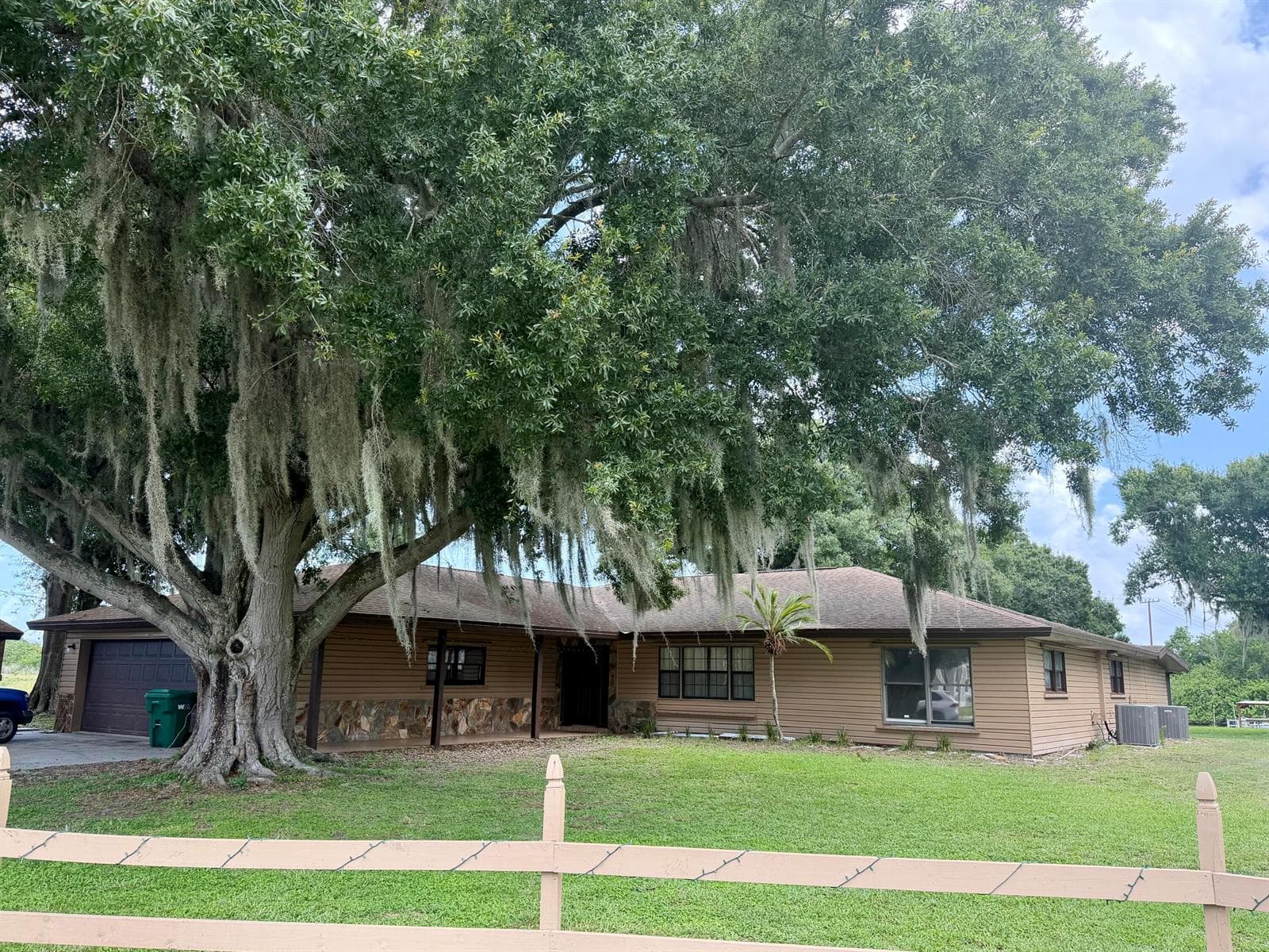1631 SE 24th Boulevard, Okeechobee, FL 34974 photo 3