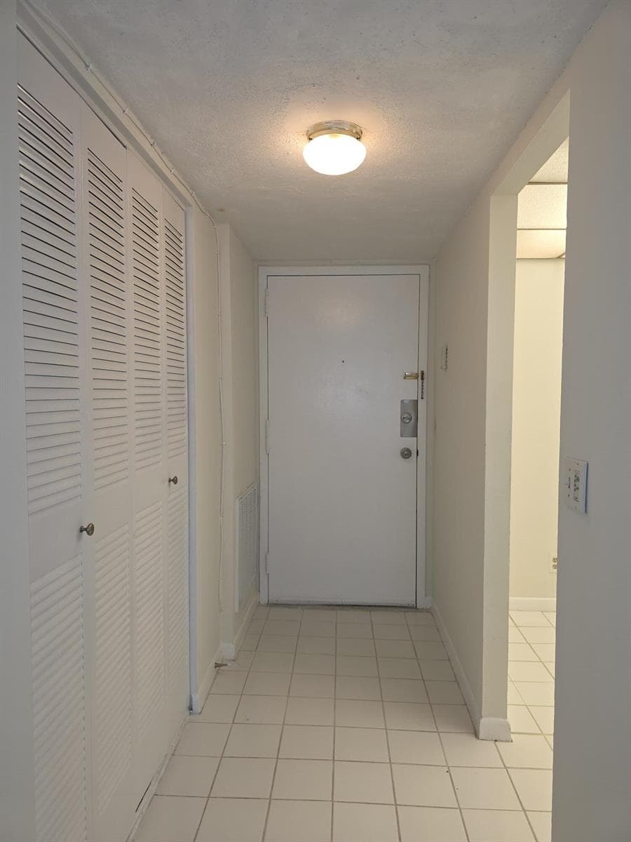 470 Executive Center Drive # 2k, West Palm Beach, FL 33401 photo 4