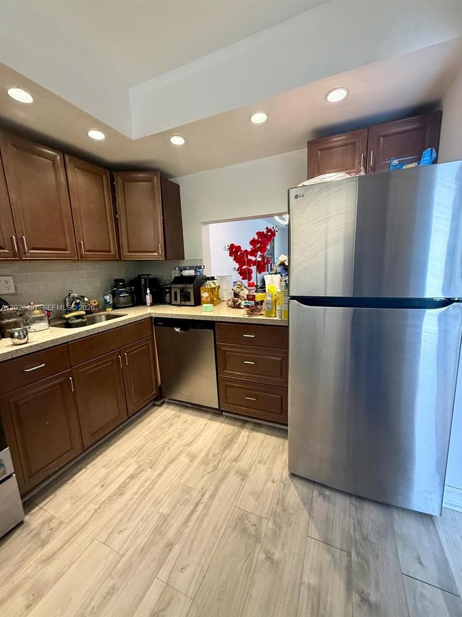 5985 Del Lago Cir # 215, Sunrise, FL 33313 photo 3