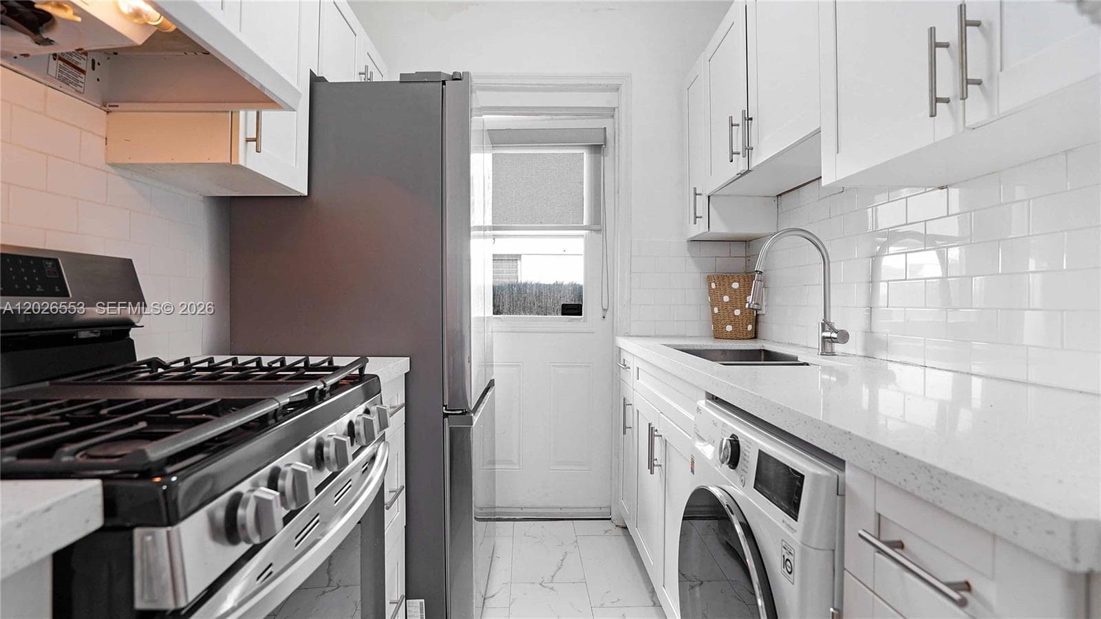 815 W 39, Miami Beach, FL 33140 photo 2