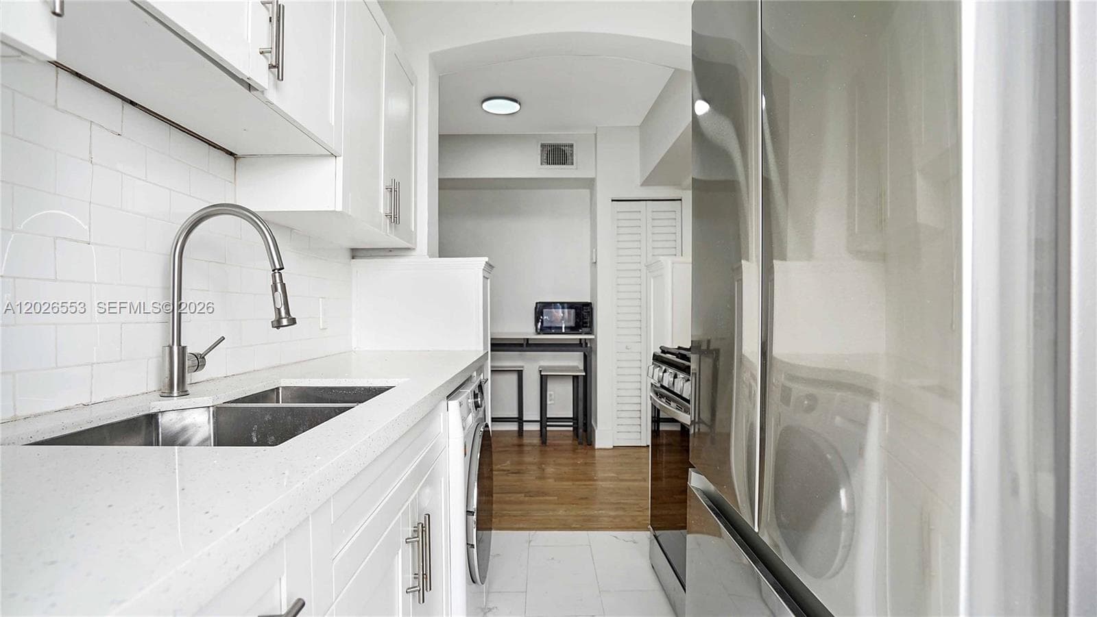 815 W 39, Miami Beach, FL 33140 photo 3