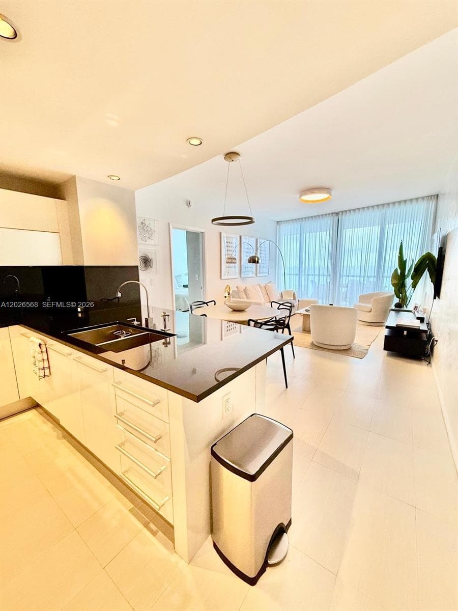 17121 Collins Ave # 1207, Sunny Isles Beach, FL 33160 photo 2