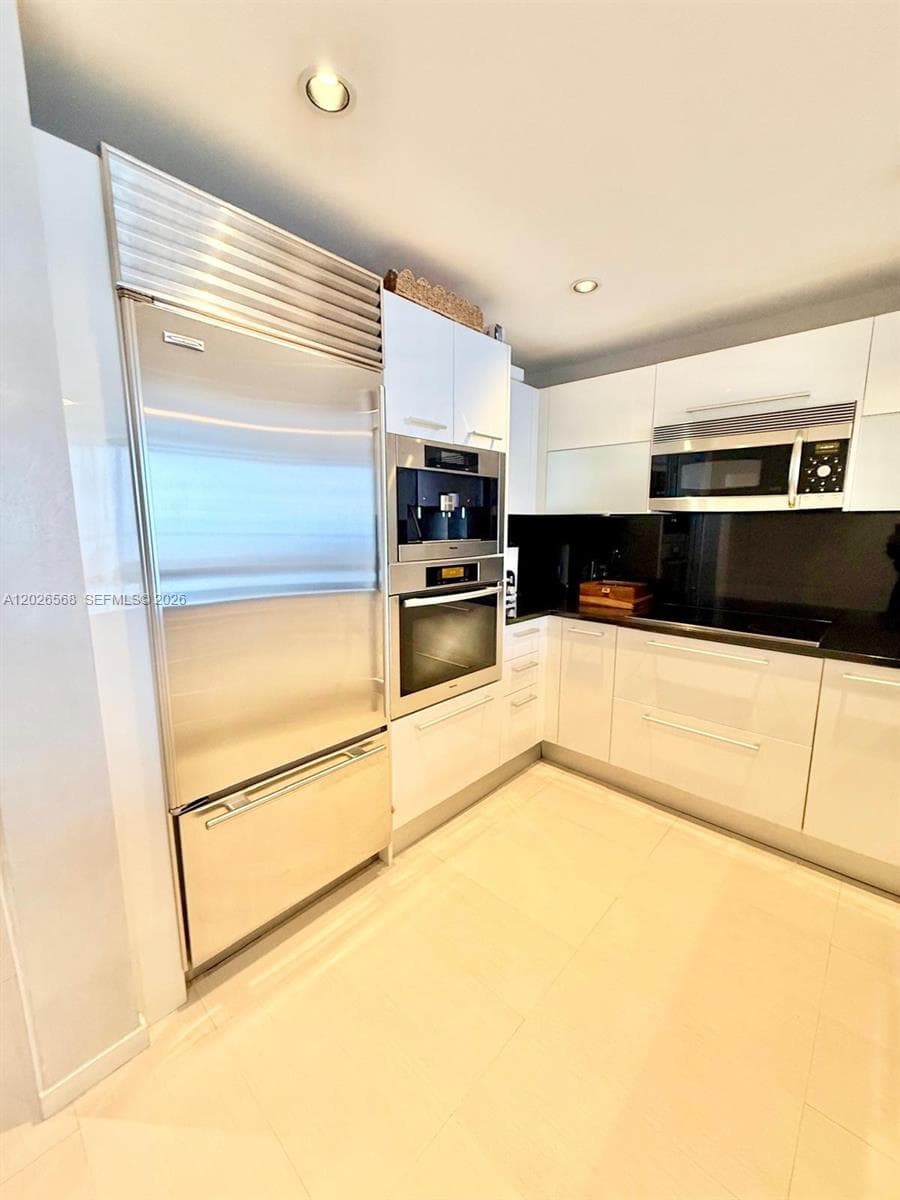 17121 Collins Ave # 1207, Sunny Isles Beach, FL 33160 photo 4
