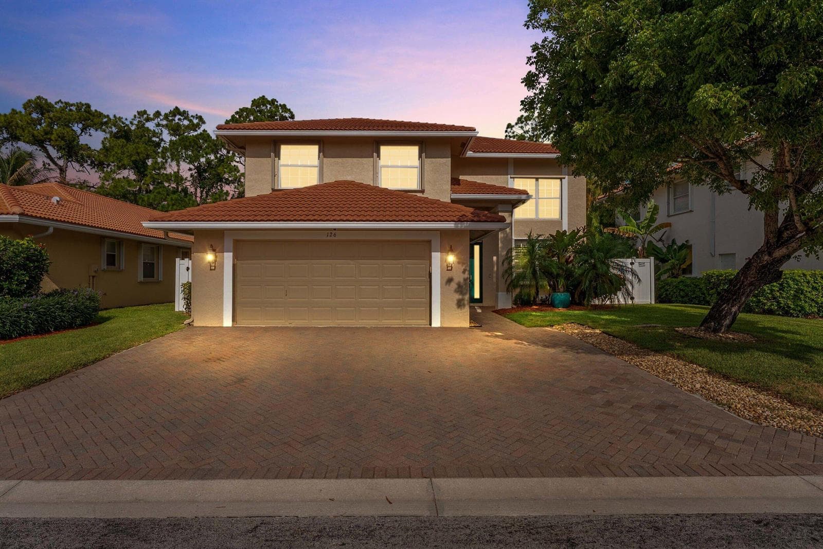 126 Hidden Hollow Drive, Palm Beach Gardens, FL 33418 photo 2