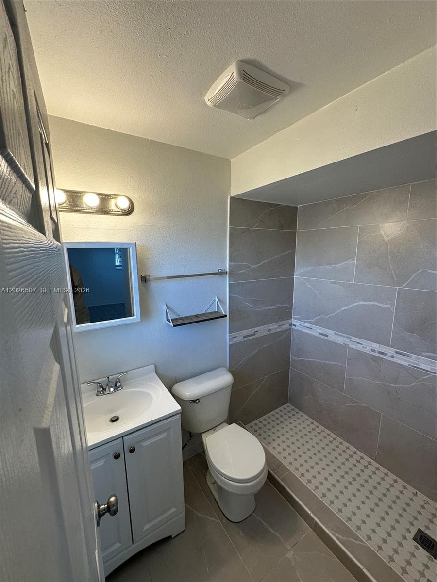 318 Tarpon Dr # 1, Cape Coral, FL 33904 photo 3