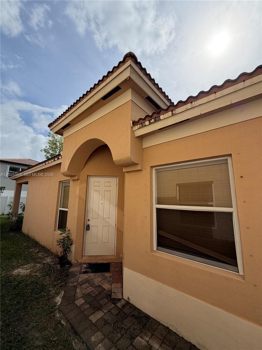 3951 NE 11th Dr, Homestead, FL 33033 photo 2