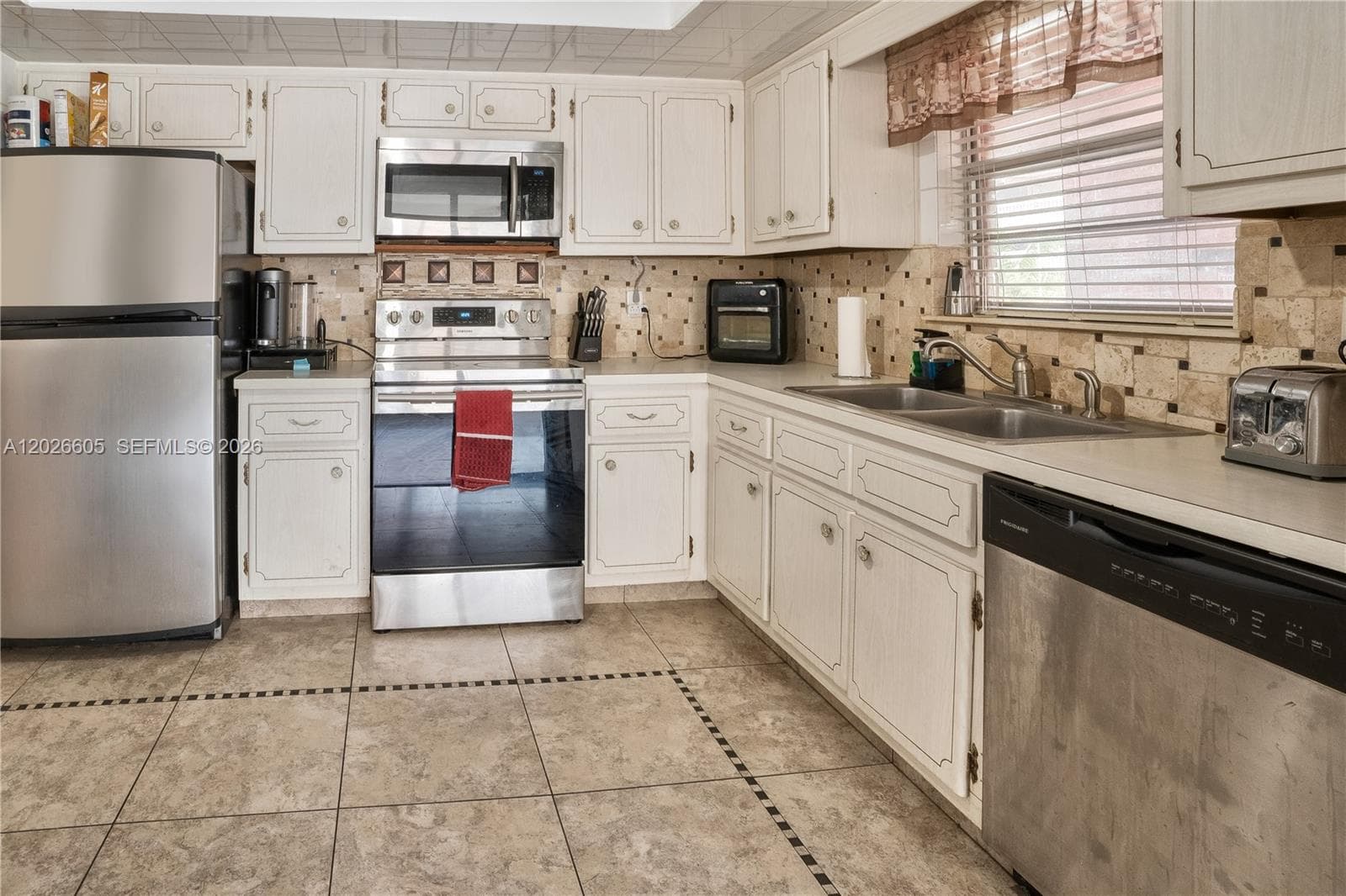 180 NE 12th Ave # 18C, Hallandale Beach, FL 33009 photo 3