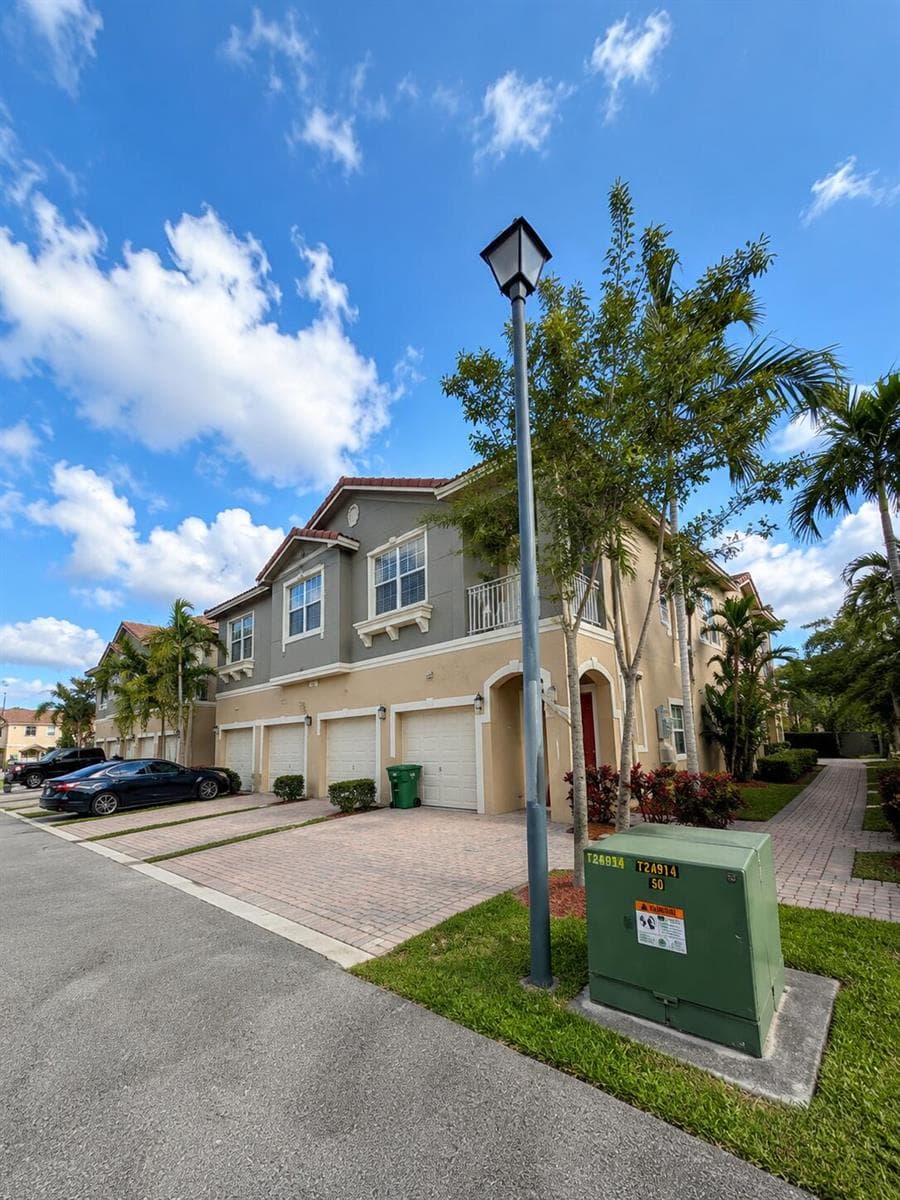 9064 Plymouth Place # 9064, Tamarac, FL 33321 photo 4