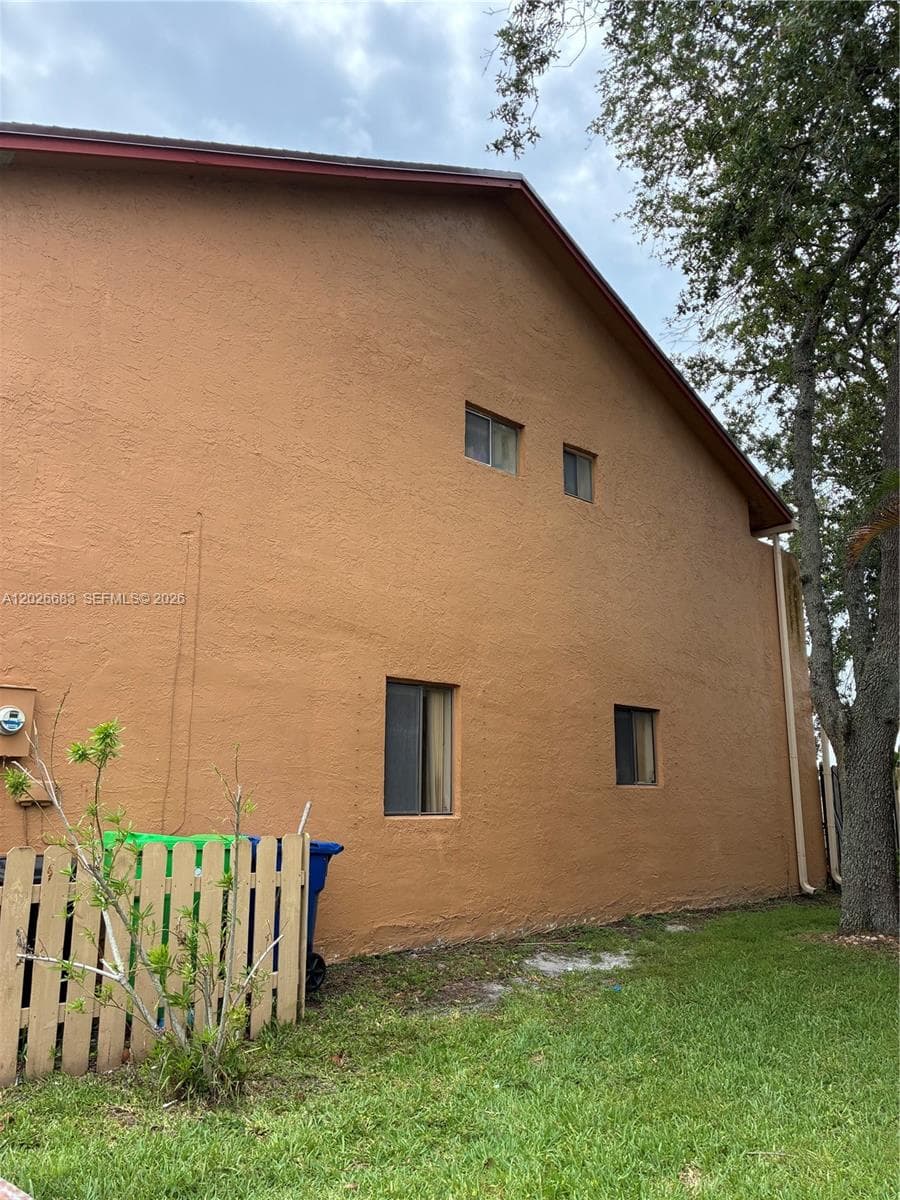 2828 NW 80th Ave, Sunrise, FL 33322 photo 2