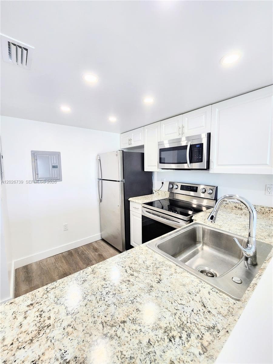 16465 NE 22nd Ave # 610, North Miami Beach, FL 33160 photo 5