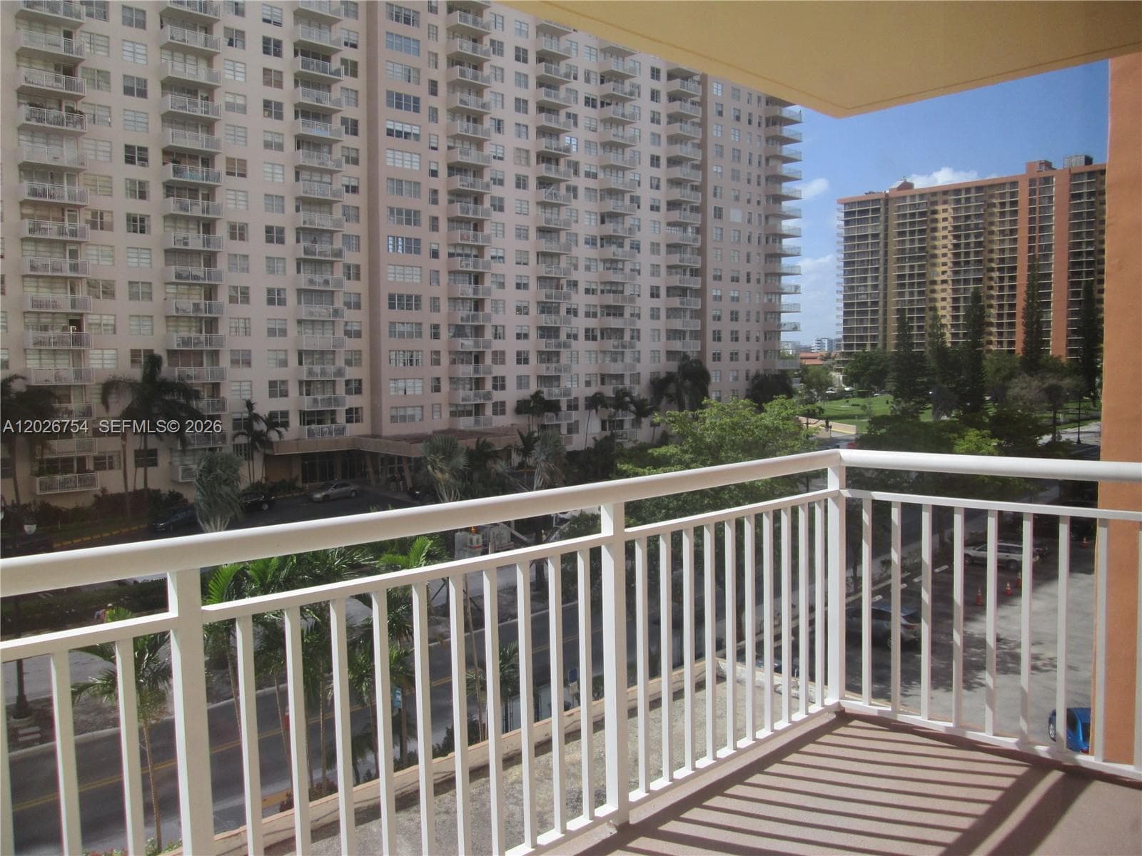 251 174th St # 411, Sunny Isles Beach, FL 33160 photo 5
