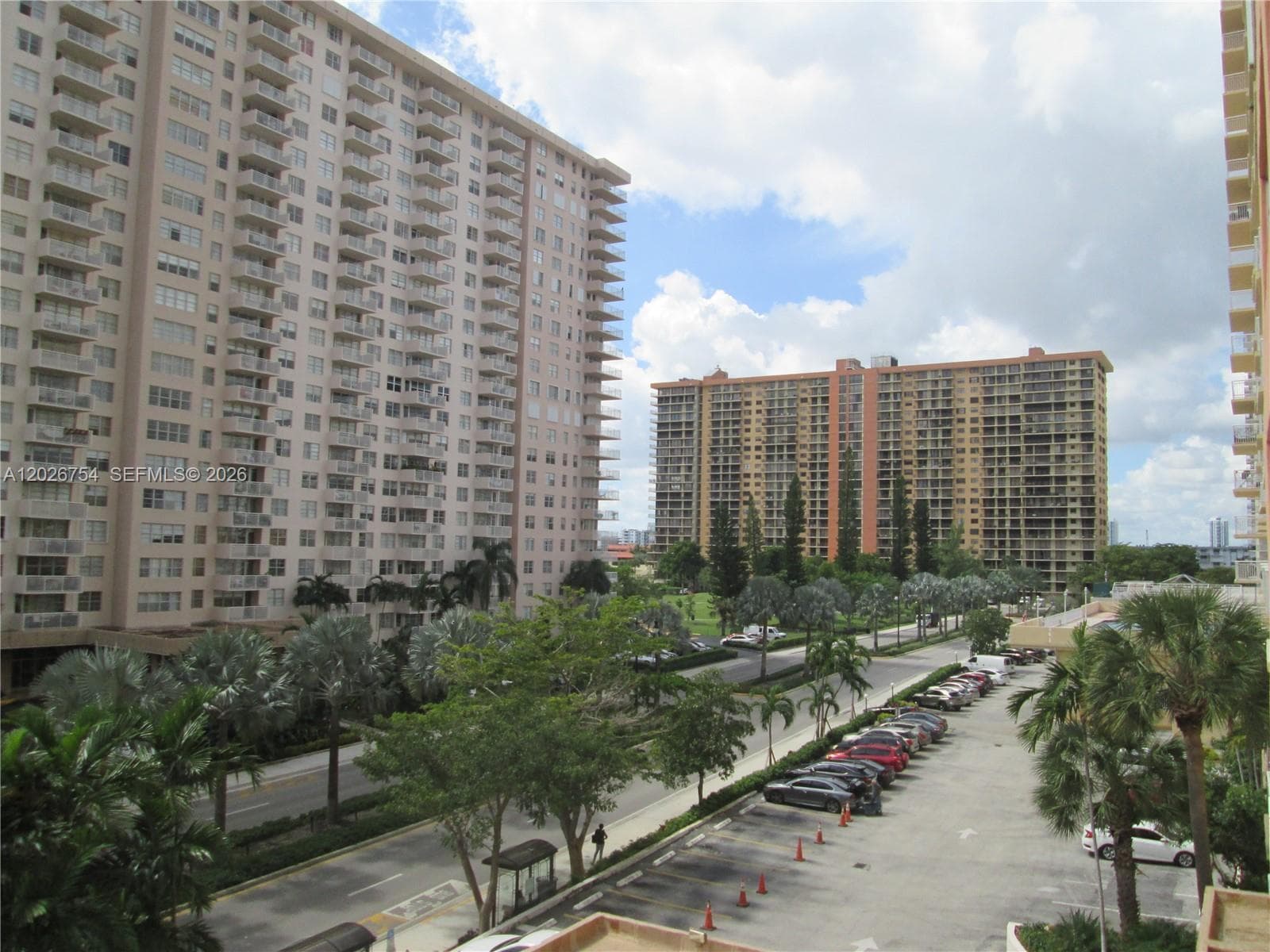 251 174th St # 411, Sunny Isles Beach, FL 33160 photo 4