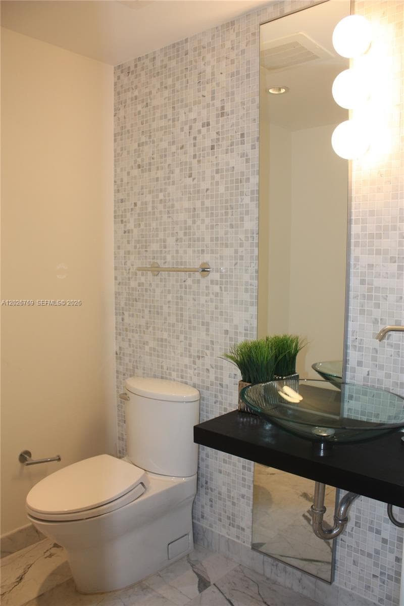 200 Biscayne Boulevard Way # 4211, Miami, FL 33131 photo 2