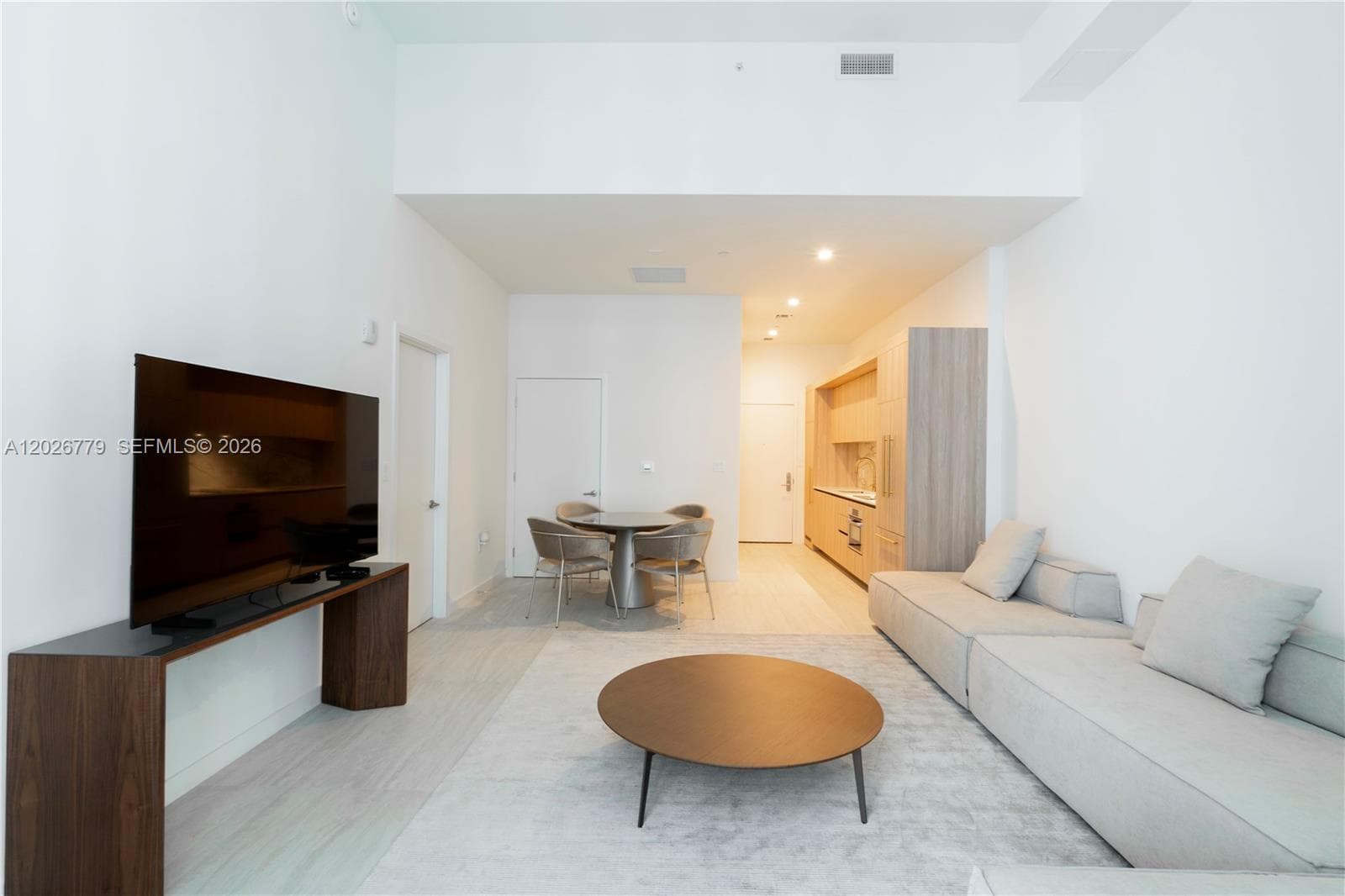 77 SE 5th St # 407, Miami, FL 33131 photo 3