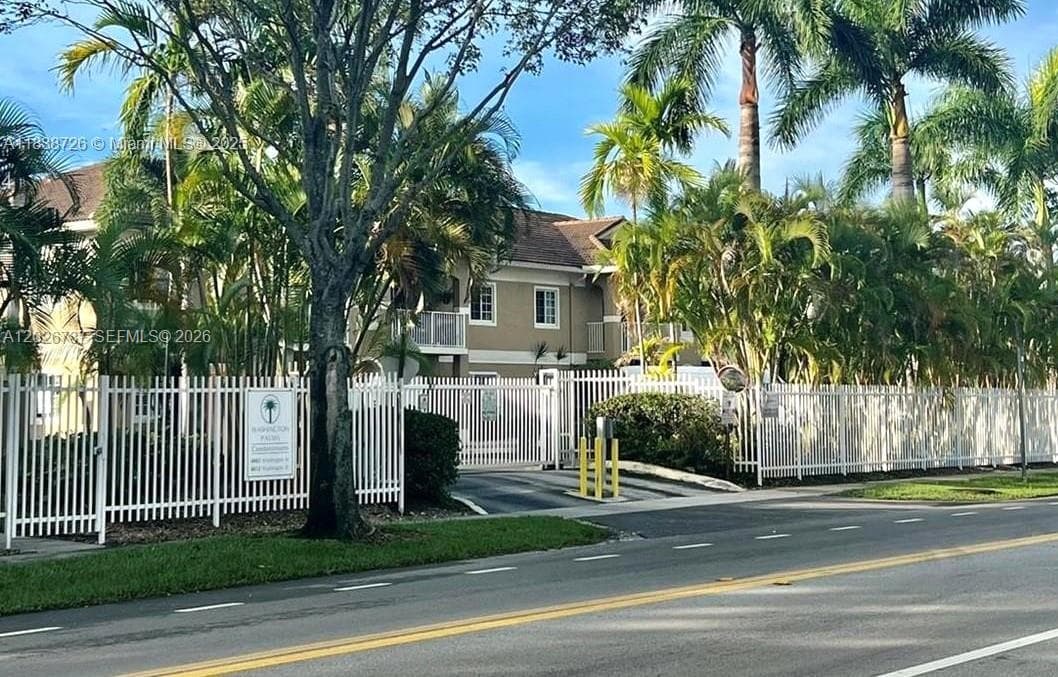 4812 Washington St # 147, Hollywood, FL 33021 photo 2