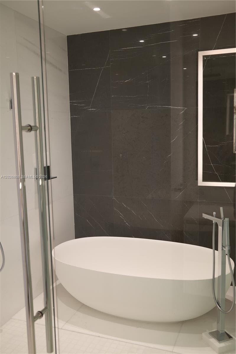 300 Biscayne Boulevard Way # 2509W, Miami, FL 33131 photo 5