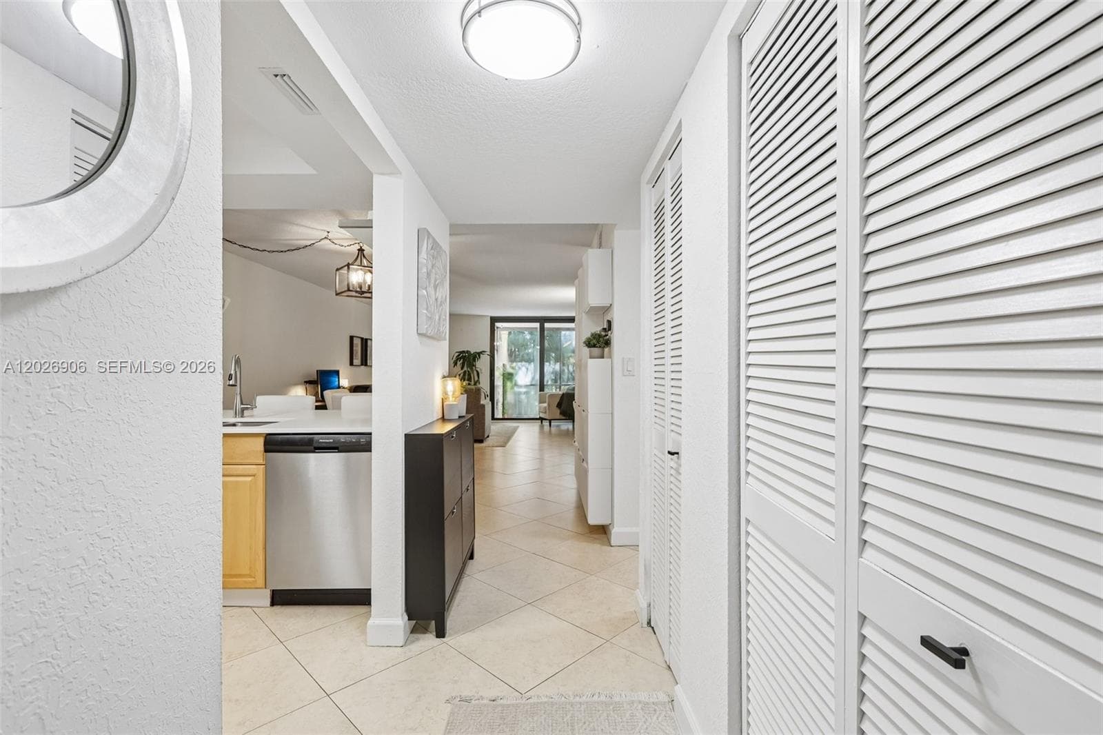 400 Commodore Dr # 206, Plantation, FL 33325 photo 2