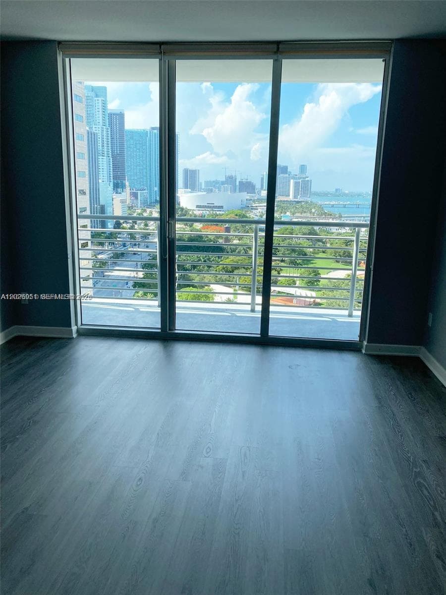 325 S Biscayne Blvd # 2022, Miami, FL 33131 photo 4