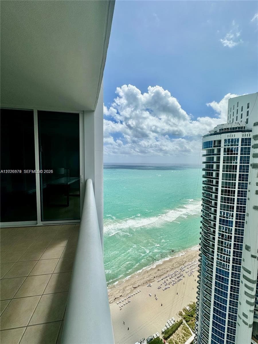 18201 Collins Ave # 5307, Sunny Isles Beach, FL 33160 photo 2