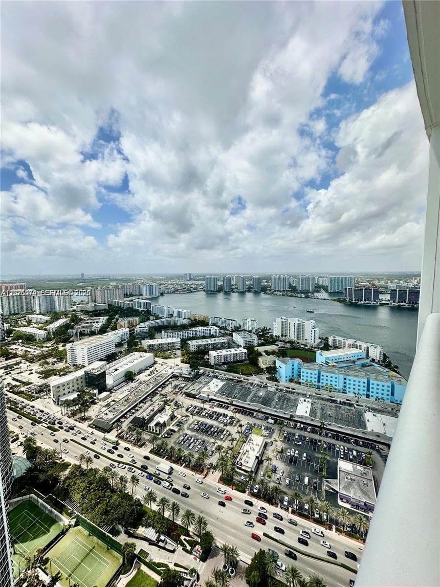 18201 Collins Ave # 5307, Sunny Isles Beach, FL 33160 photo 3