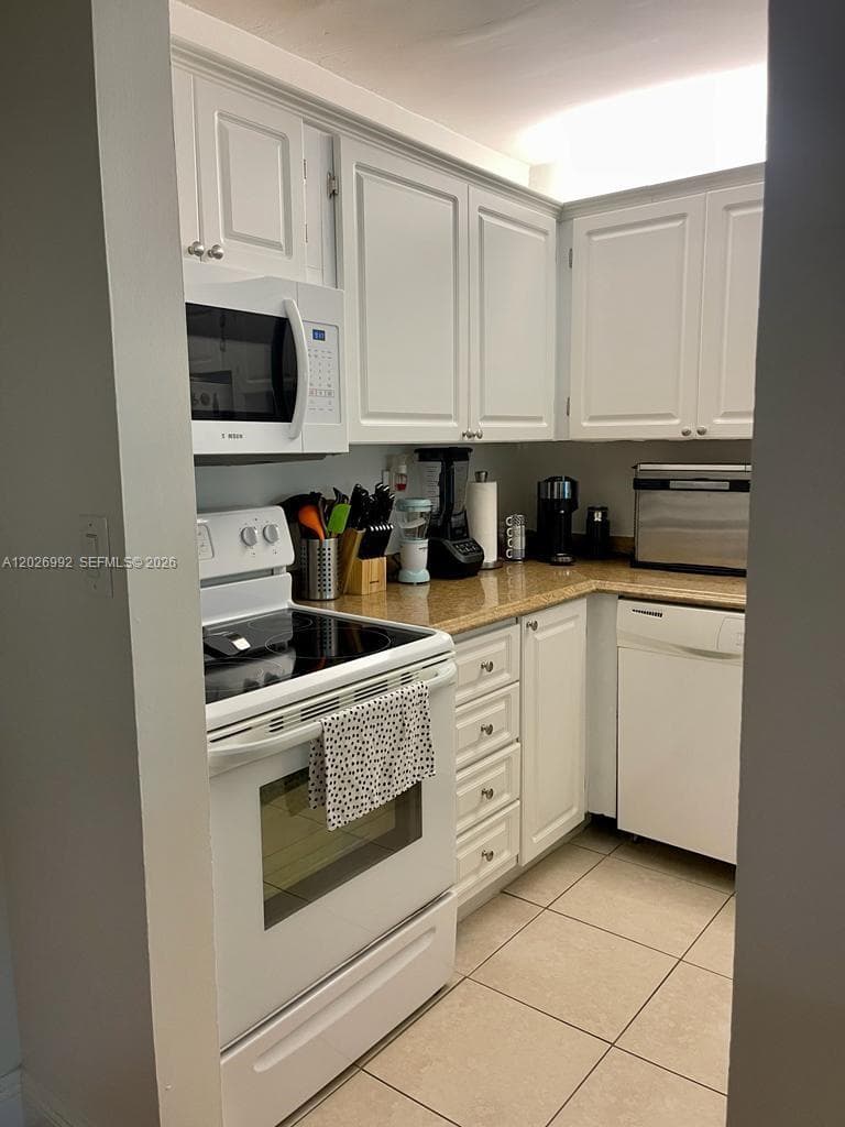 301 Racquet Club Rd # 305, Weston, FL 33326 photo 5