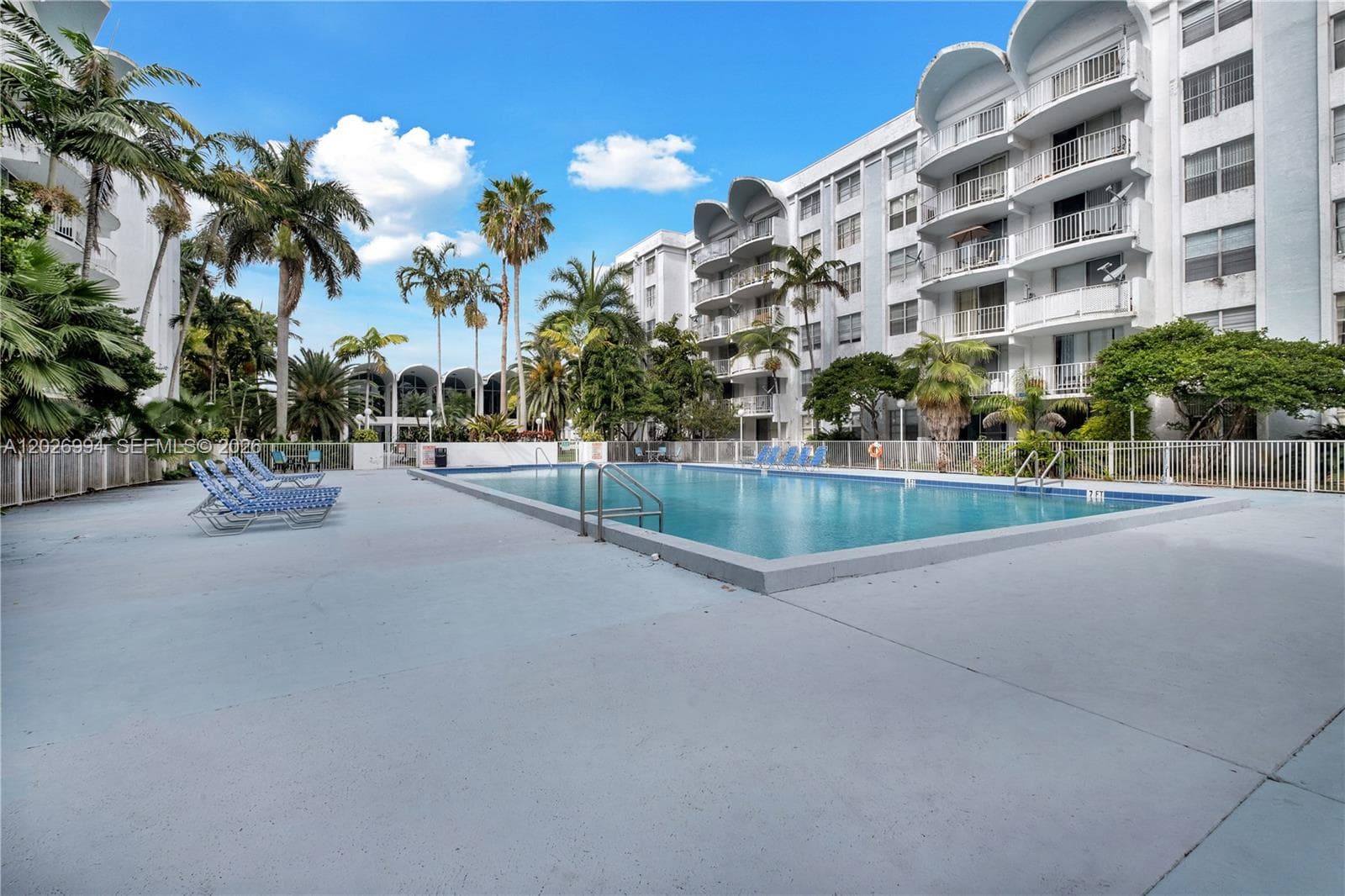 496 NW 165th St Rd # D-616, Miami, FL 33169 photo 4