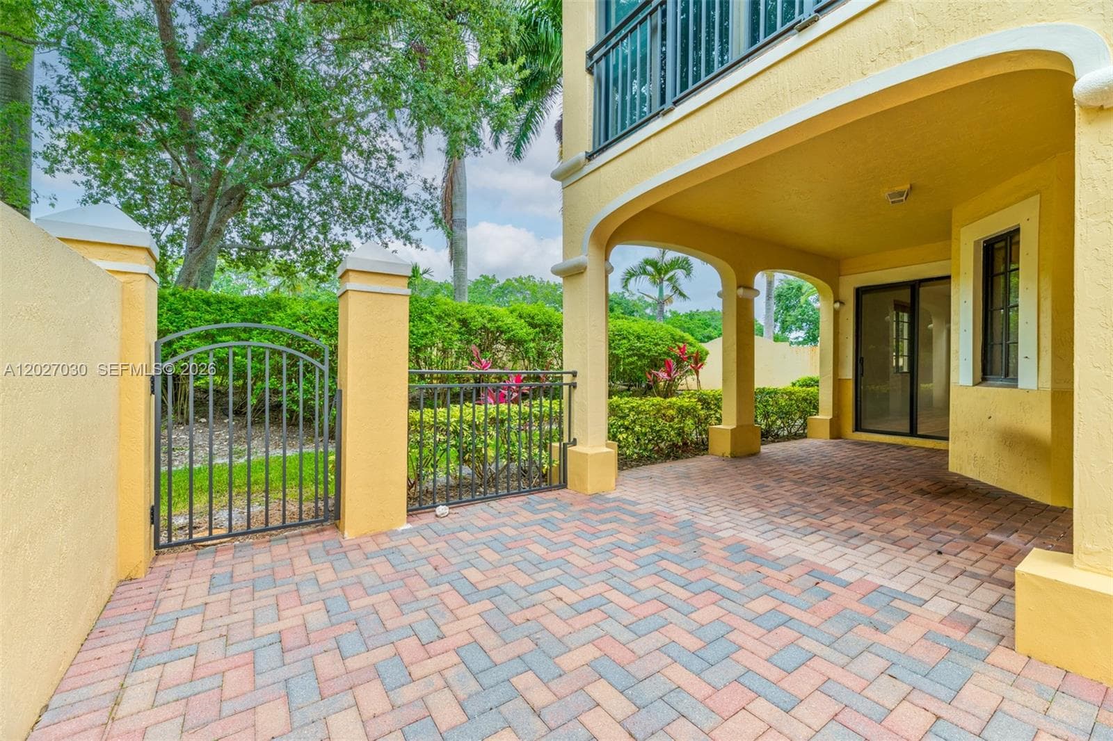 1695 Passion Vine Cir # 22-1, Weston, FL 33326 photo 4