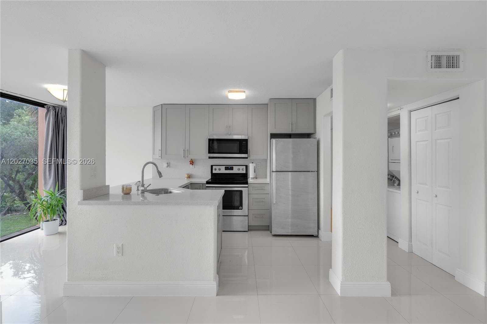 9440 W Flagler St # 208, Miami, FL 33174 photo 5