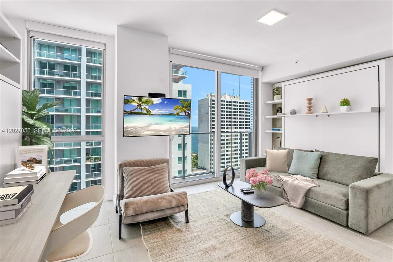 227 NE 2nd St # 2611, Miami, FL 33132 photo 2