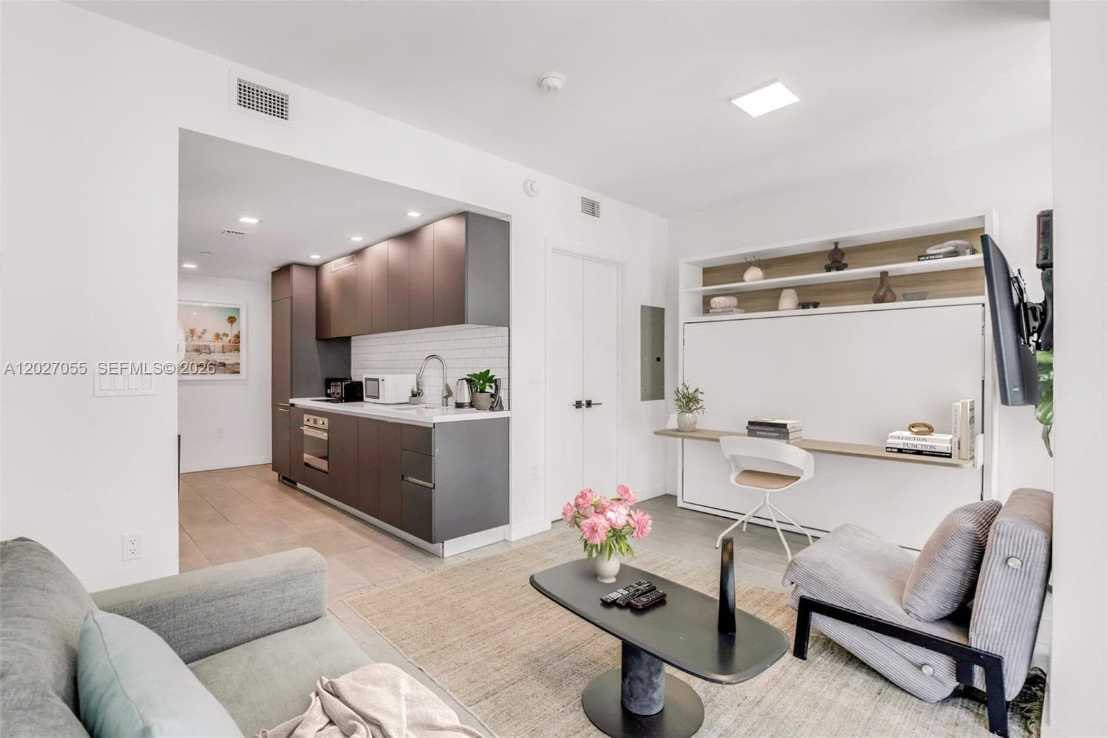 227 NE 2nd St # 2611, Miami, FL 33132 photo 3