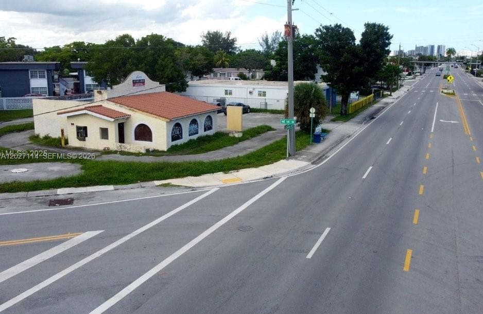 14100 W Dixie Hwy, North Miami, FL 33161 photo 5