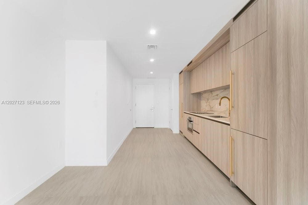 77 SE 5th # 1711, Miami, FL 33131 photo 5