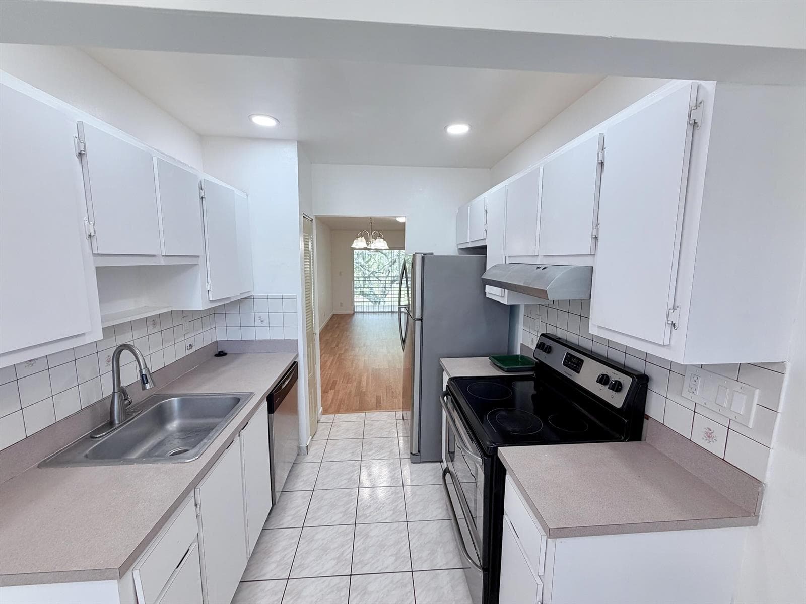 8405 NW 61st Street # D305, Tamarac, FL 33321 photo 4