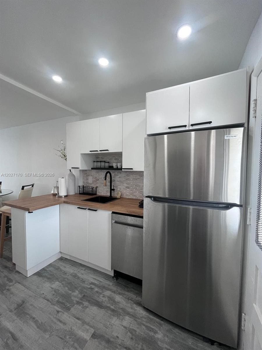 2910 Point East Dr # M609, Aventura, FL 33160 photo 3