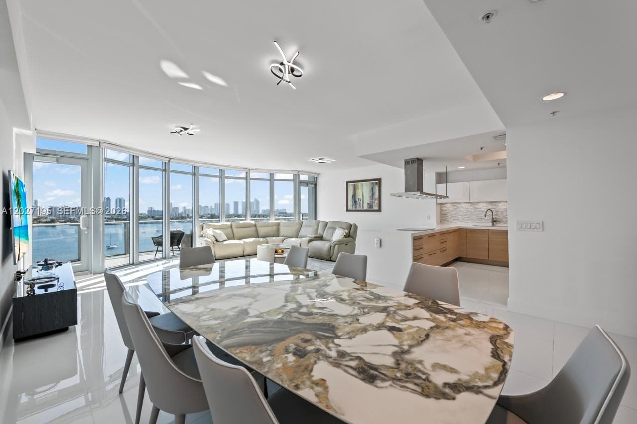 17301 Biscayne Blvd # 811, North Miami Beach, FL 33160 photo 3
