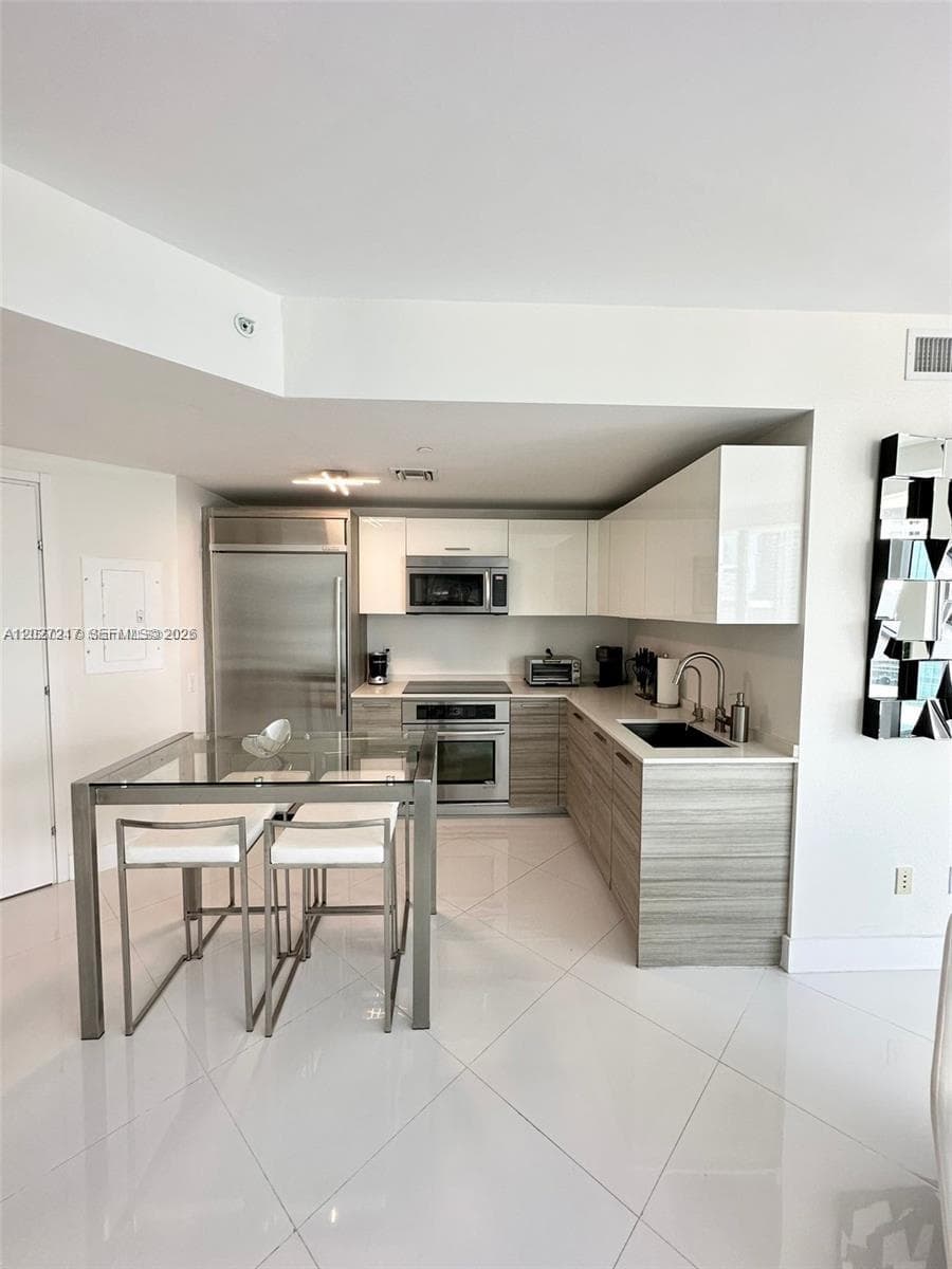 1300 Brickell Bay Dr # 3101, Miami, FL 33131 photo 4