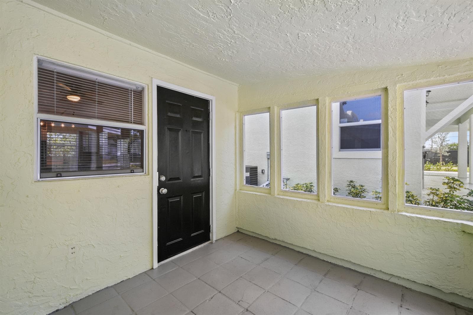 627 Bunker Road, West Palm Beach, FL 33405 photo 3