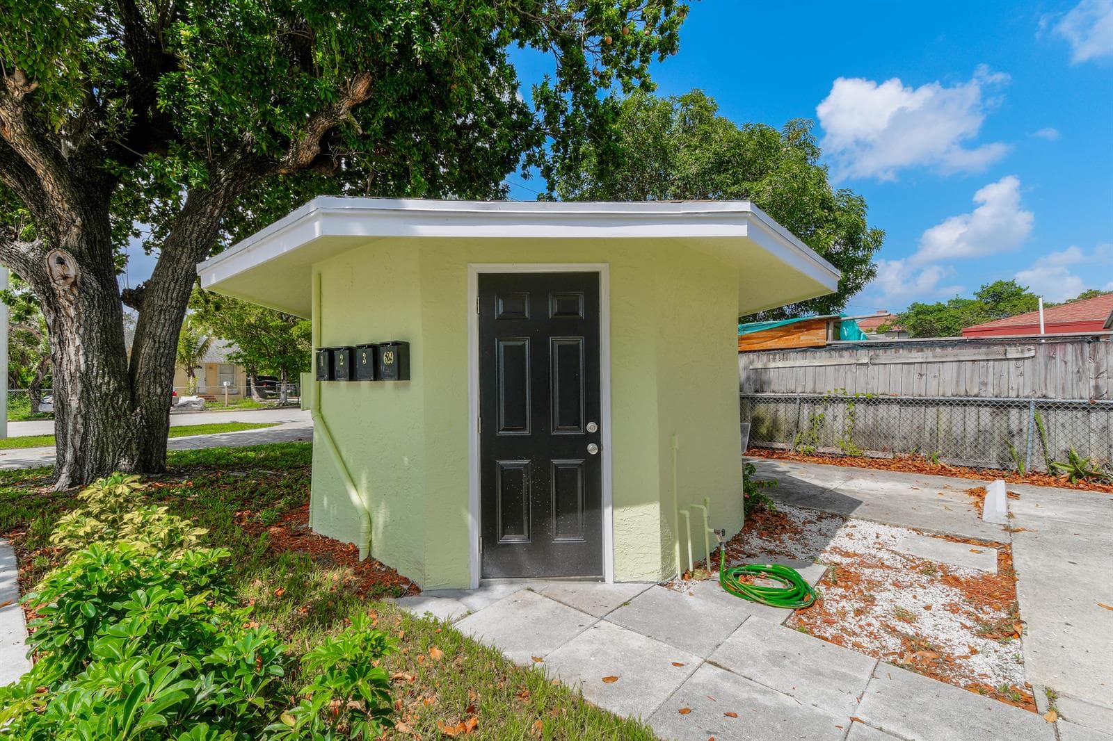 627 Bunker Road, West Palm Beach, FL 33405 photo 4