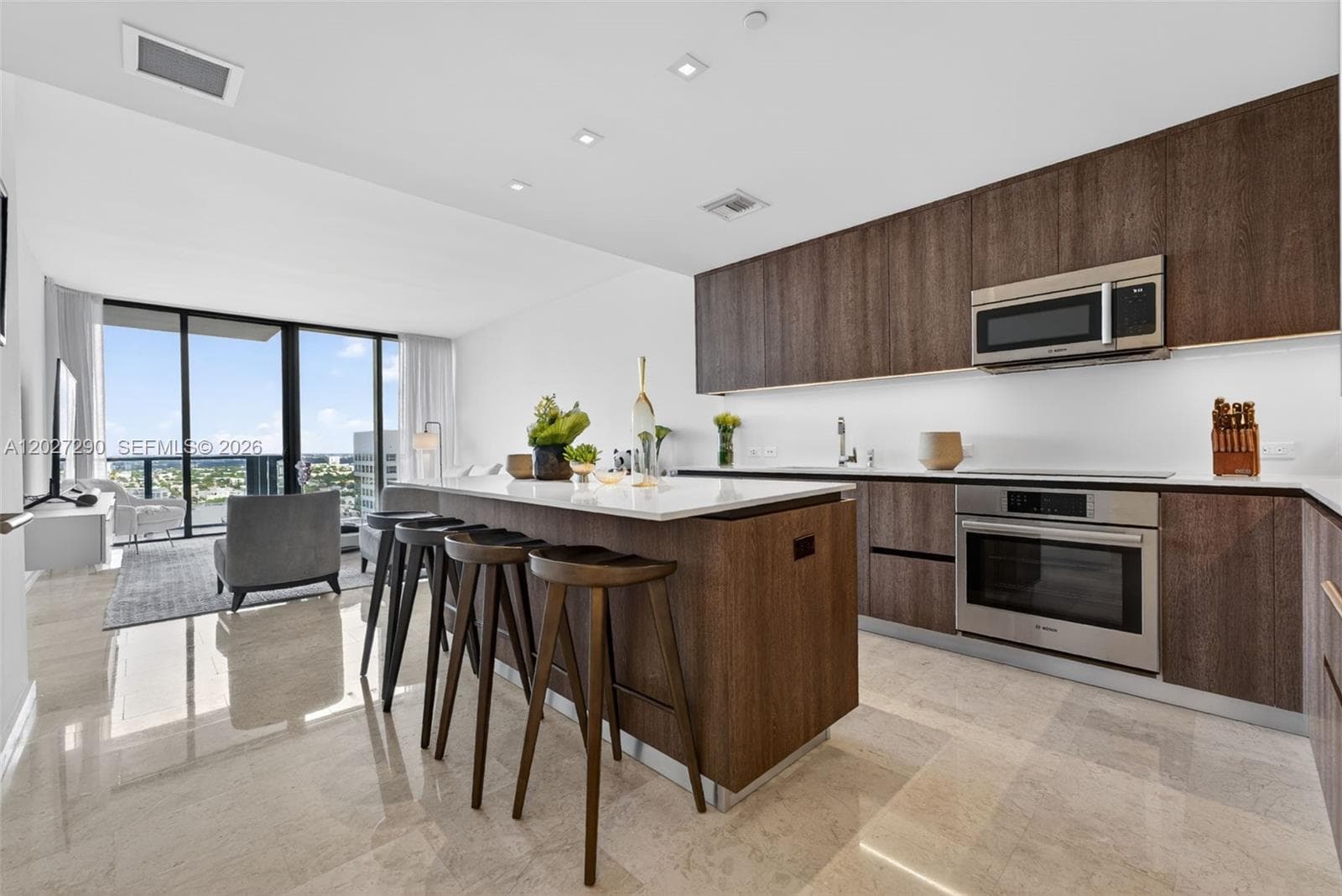 88 SW 7th St # 2408, Miami, FL 33130 photo 4