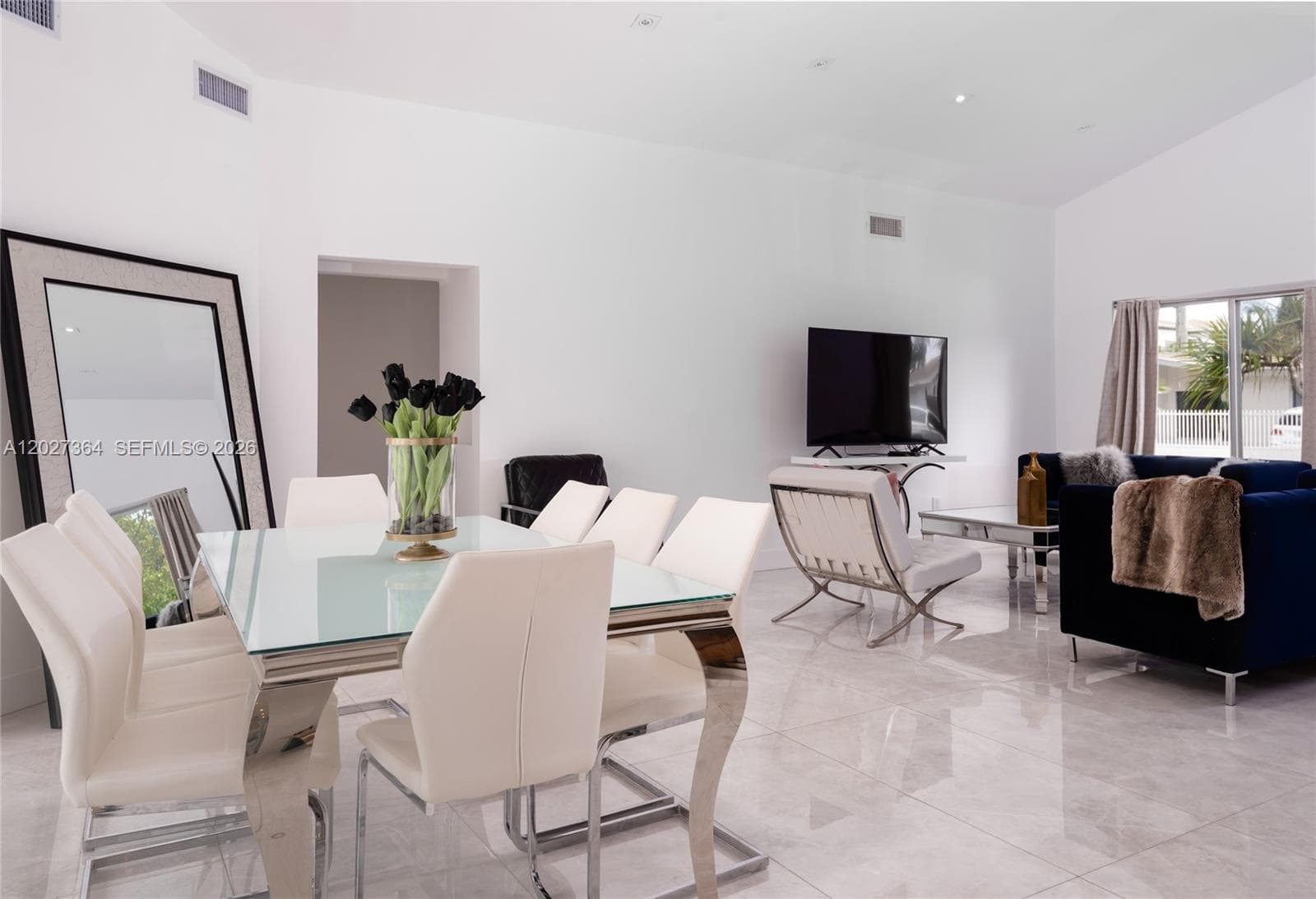 2555 NE 202nd St, Miami, FL 33180 photo 4