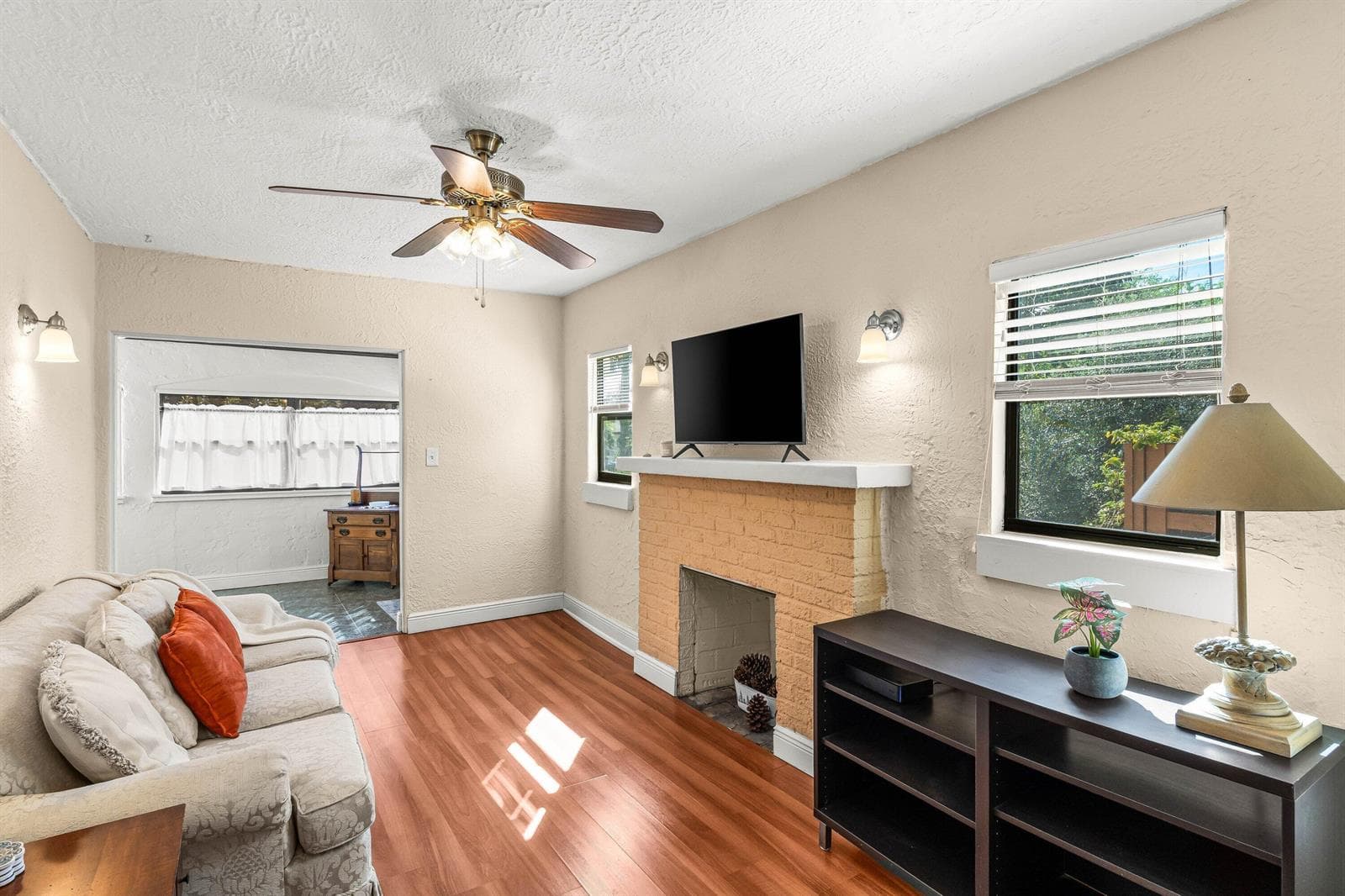 921 S M Street, FL 33460 photo 3
