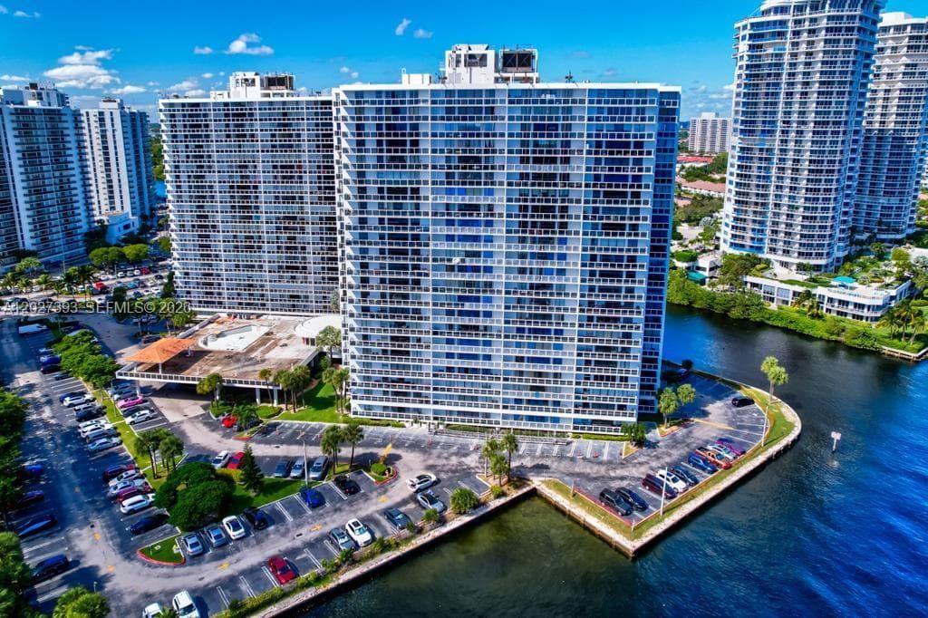 20505 E Country Club Dr # 143, Aventura, FL 33180 photo 2